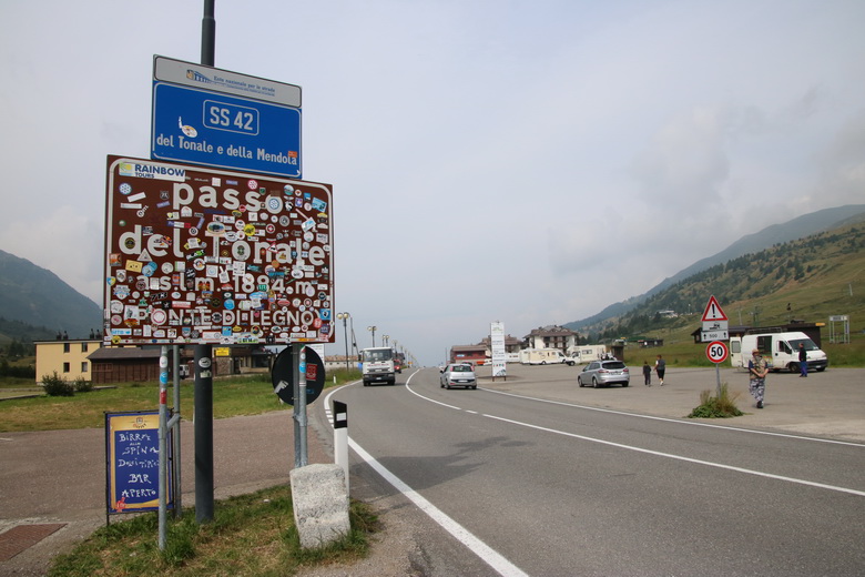 Berge und Pässe der Alpen